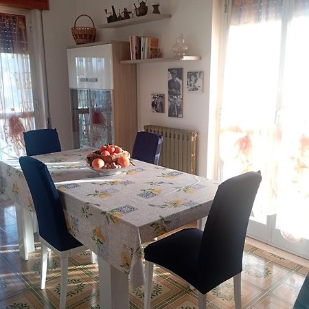 Casa Vacanze Il Carrubo Лепорано Екстериор снимка