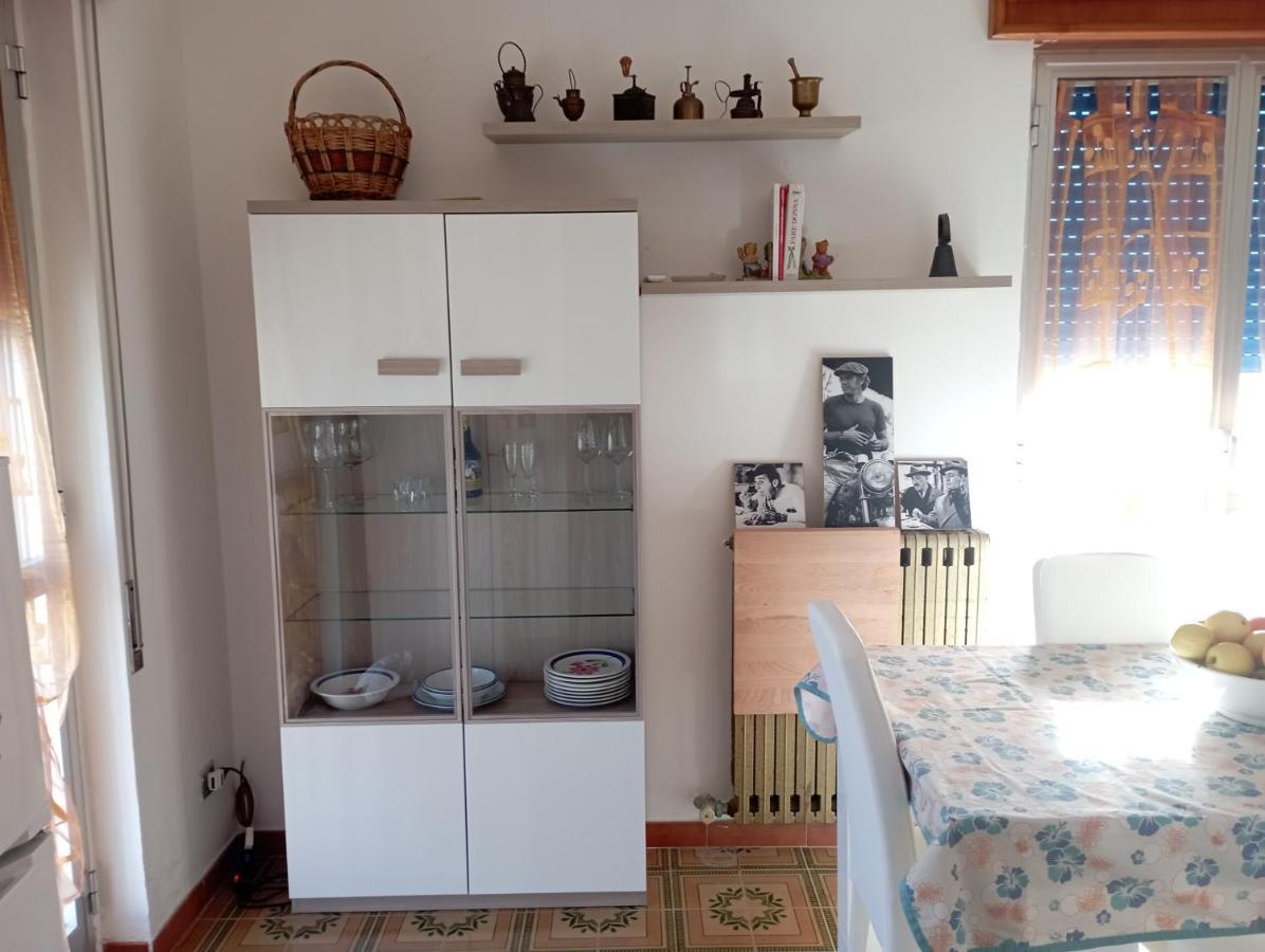 Casa Vacanze Il Carrubo Лепорано Екстериор снимка