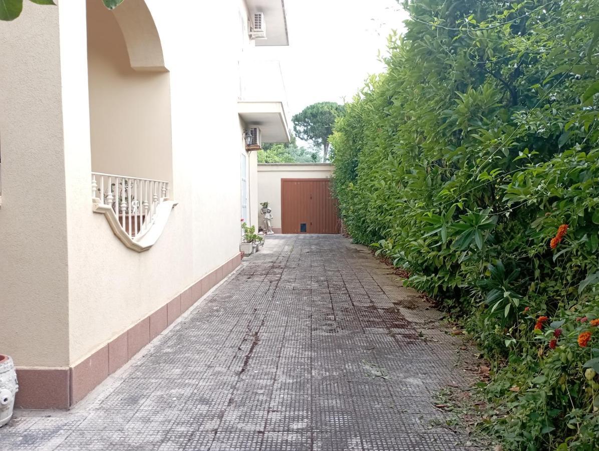 Casa Vacanze Il Carrubo Лепорано Екстериор снимка