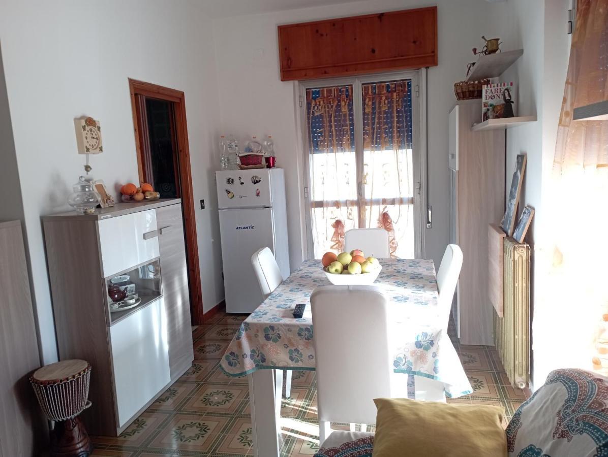 Casa Vacanze Il Carrubo Лепорано Екстериор снимка