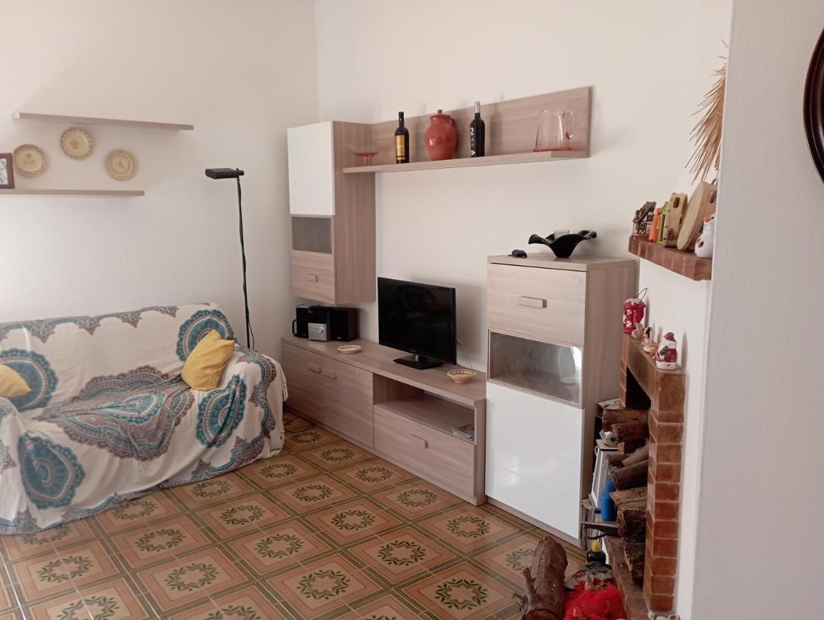 Casa Vacanze Il Carrubo Лепорано Екстериор снимка