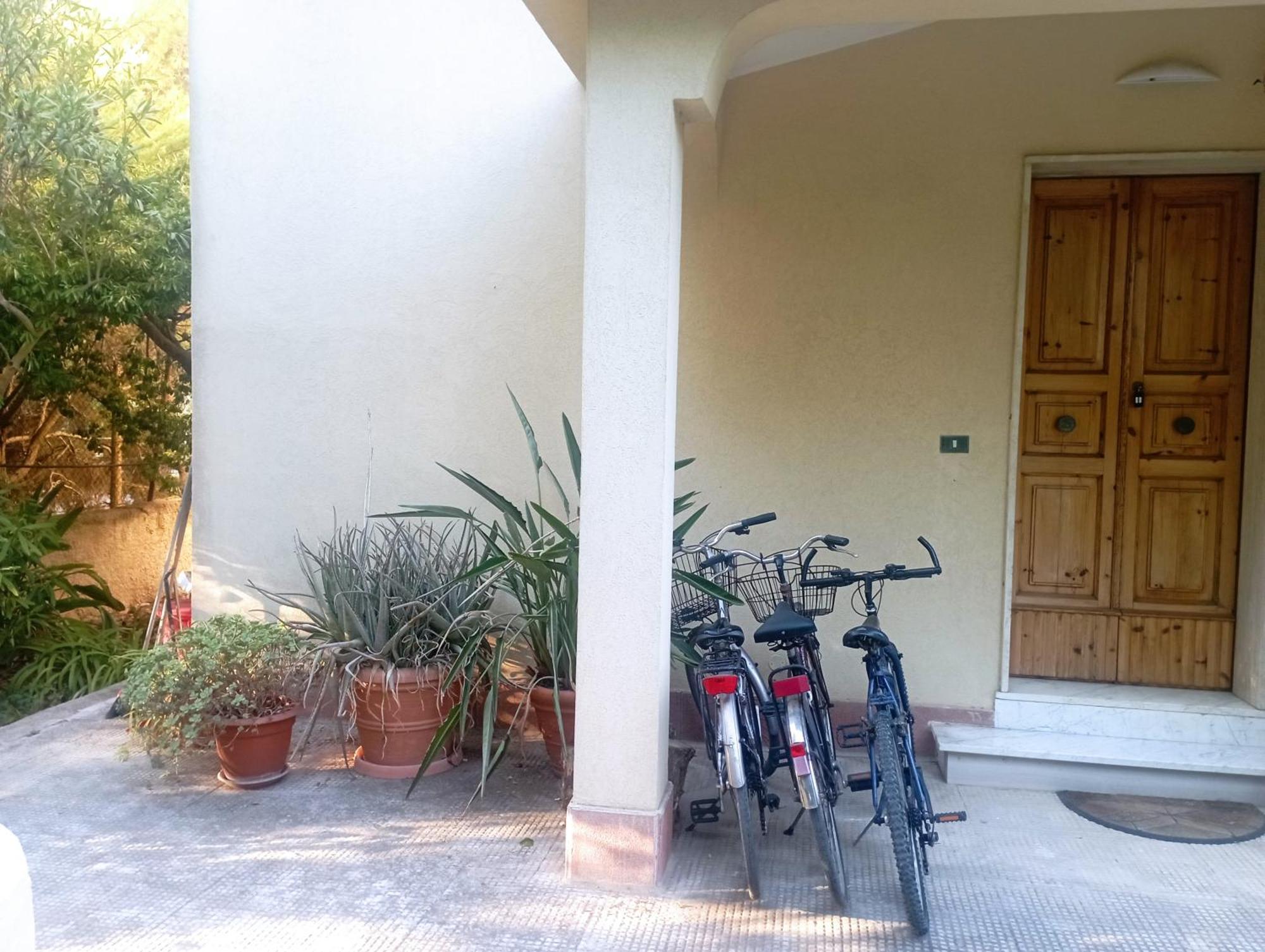 Casa Vacanze Il Carrubo Лепорано Екстериор снимка
