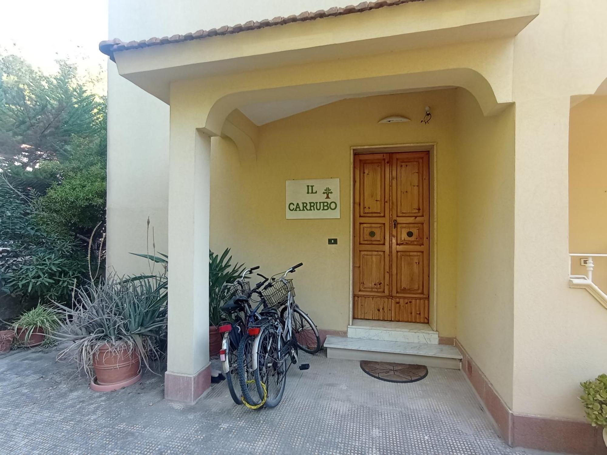 Casa Vacanze Il Carrubo Лепорано Екстериор снимка